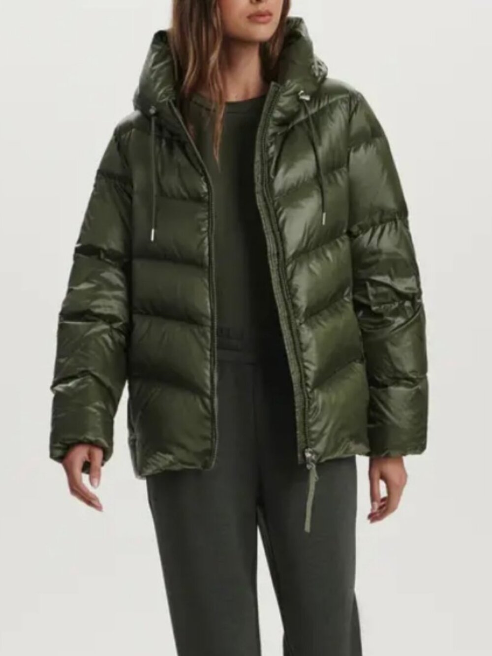 Varley Madelina Down Puffer Jacket in Racing Olive Green